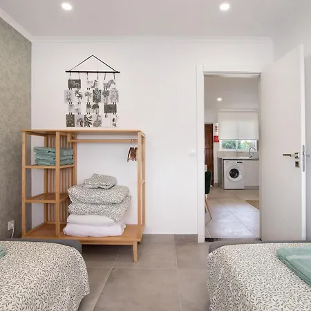 Stunning Modern In Oura Apartment *