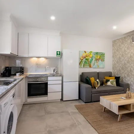 Appartement Stunning Modern In Oura *